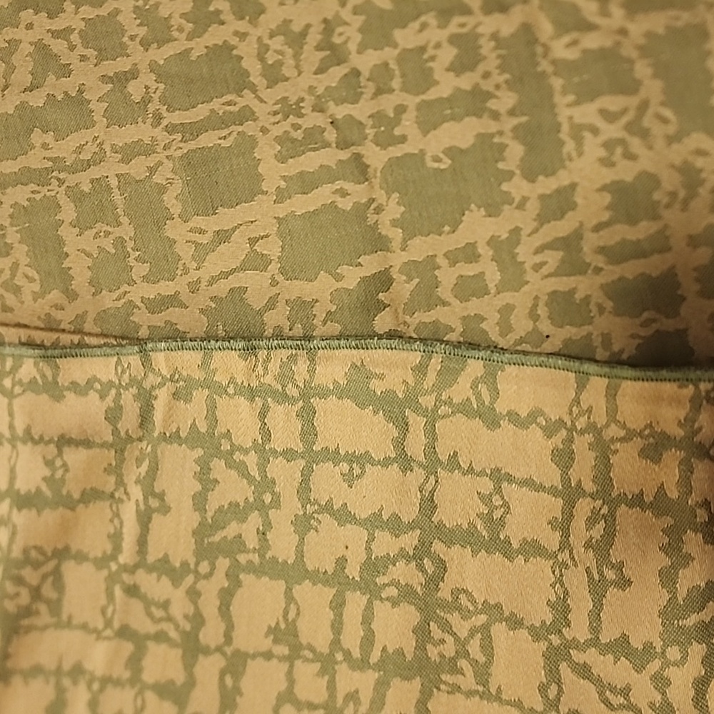TABLECLOTH VINTAGE Thick 52" X 96" REVERE Green On Gold, Gold On Green, Easter? - Picture 4 of 4